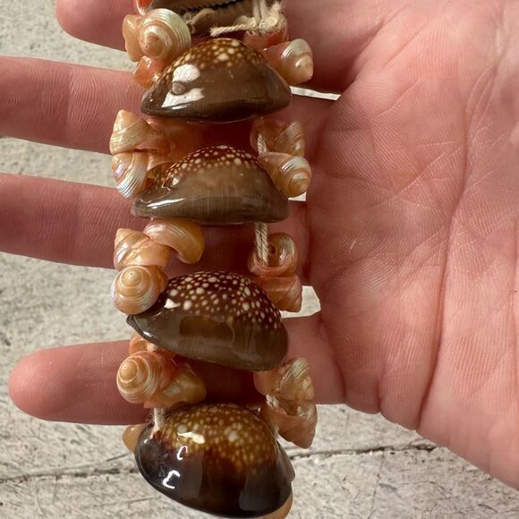 Vintage 50s/60s Seashell Clip On Earrings And Bracelet Set READ - Picture 6 of 7